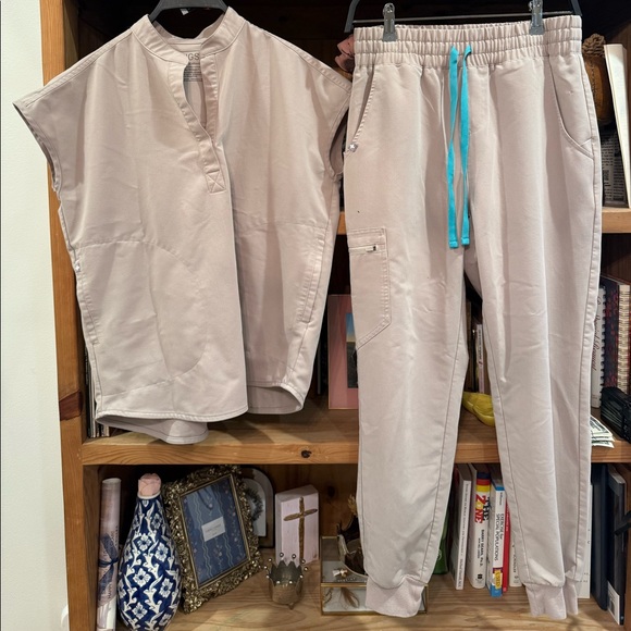 Figs Other - FIGS scrubs